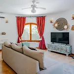 Villa Charme By Interhome